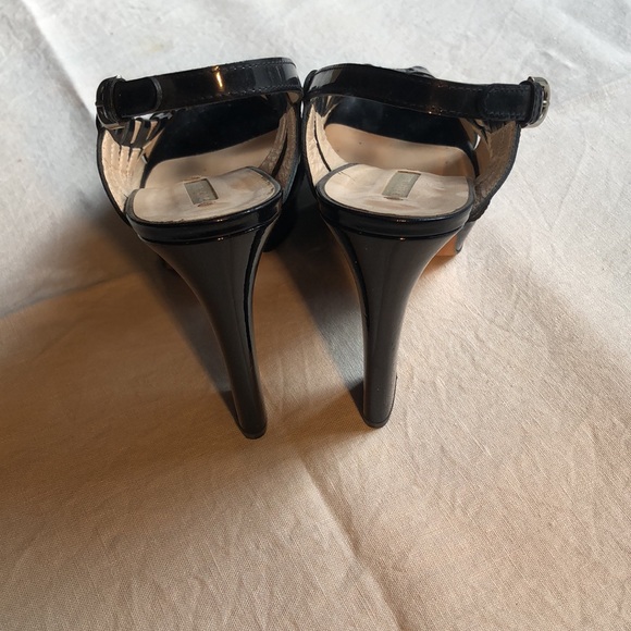 Giorgio Armani Patent leather shoes. Worn 2X. Size 8 - Picture 3 of 4